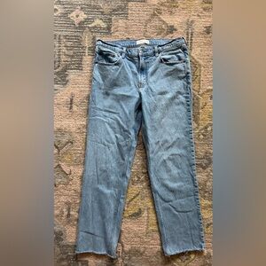 Abercrombie 90’s straight mid rise size 31